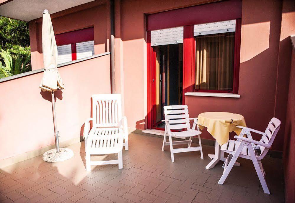 Hotel Palme Monterosso al Mare Esterno foto